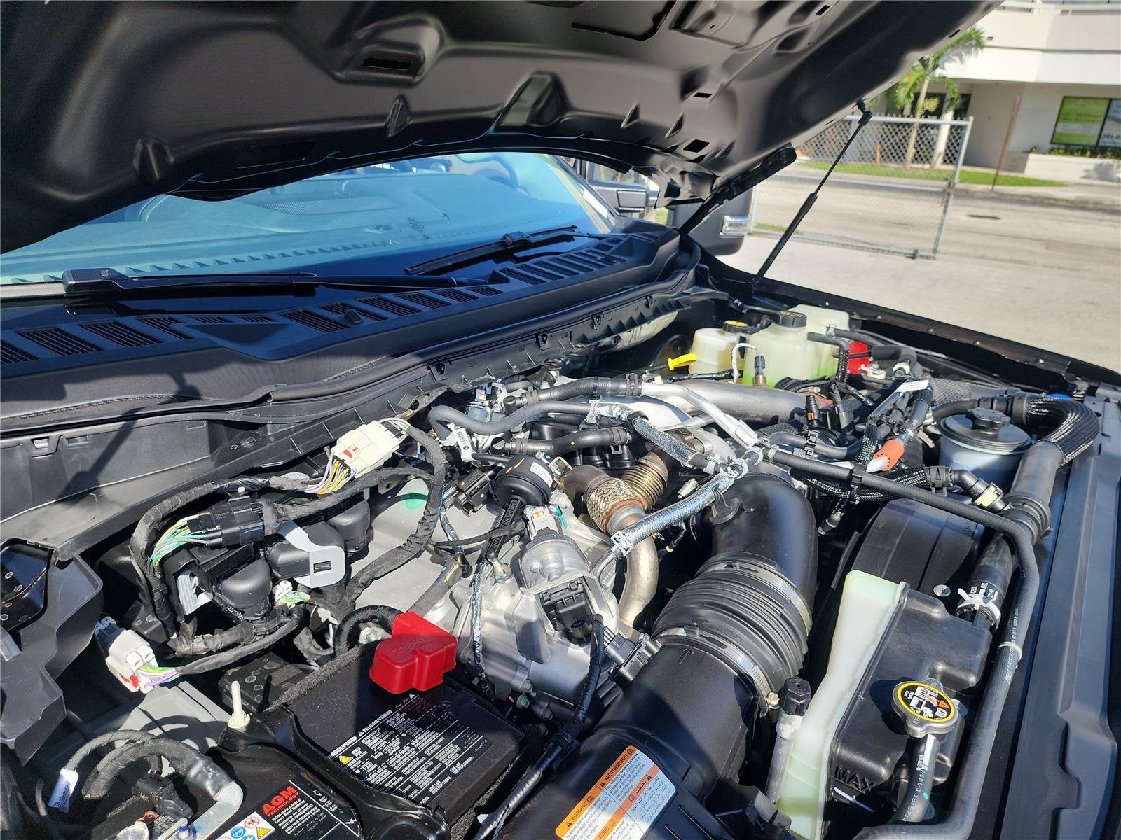 2027 Ford Super Duty F-350 SRW Lariat