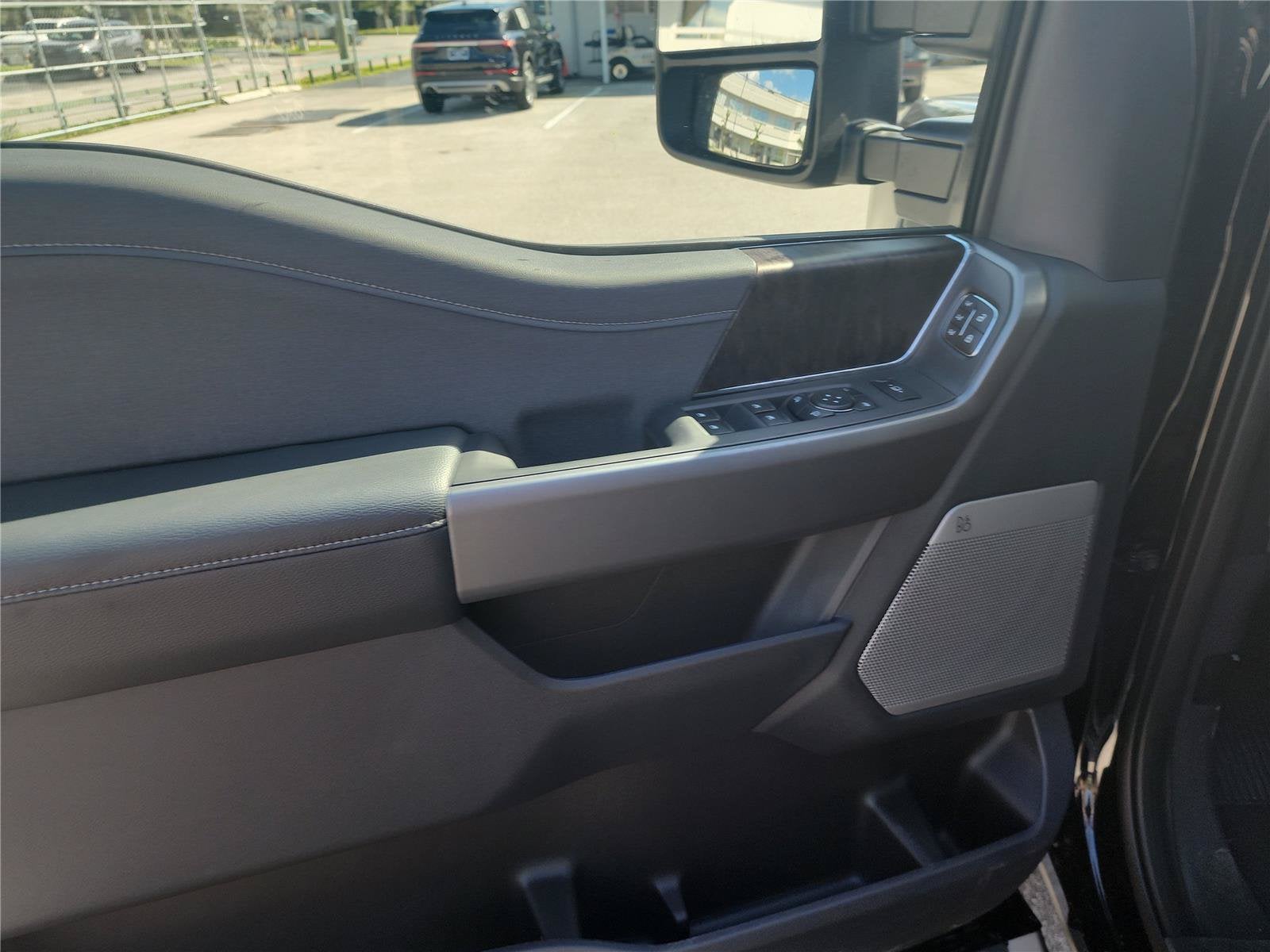 2027 Ford Super Duty F-350 SRW Lariat