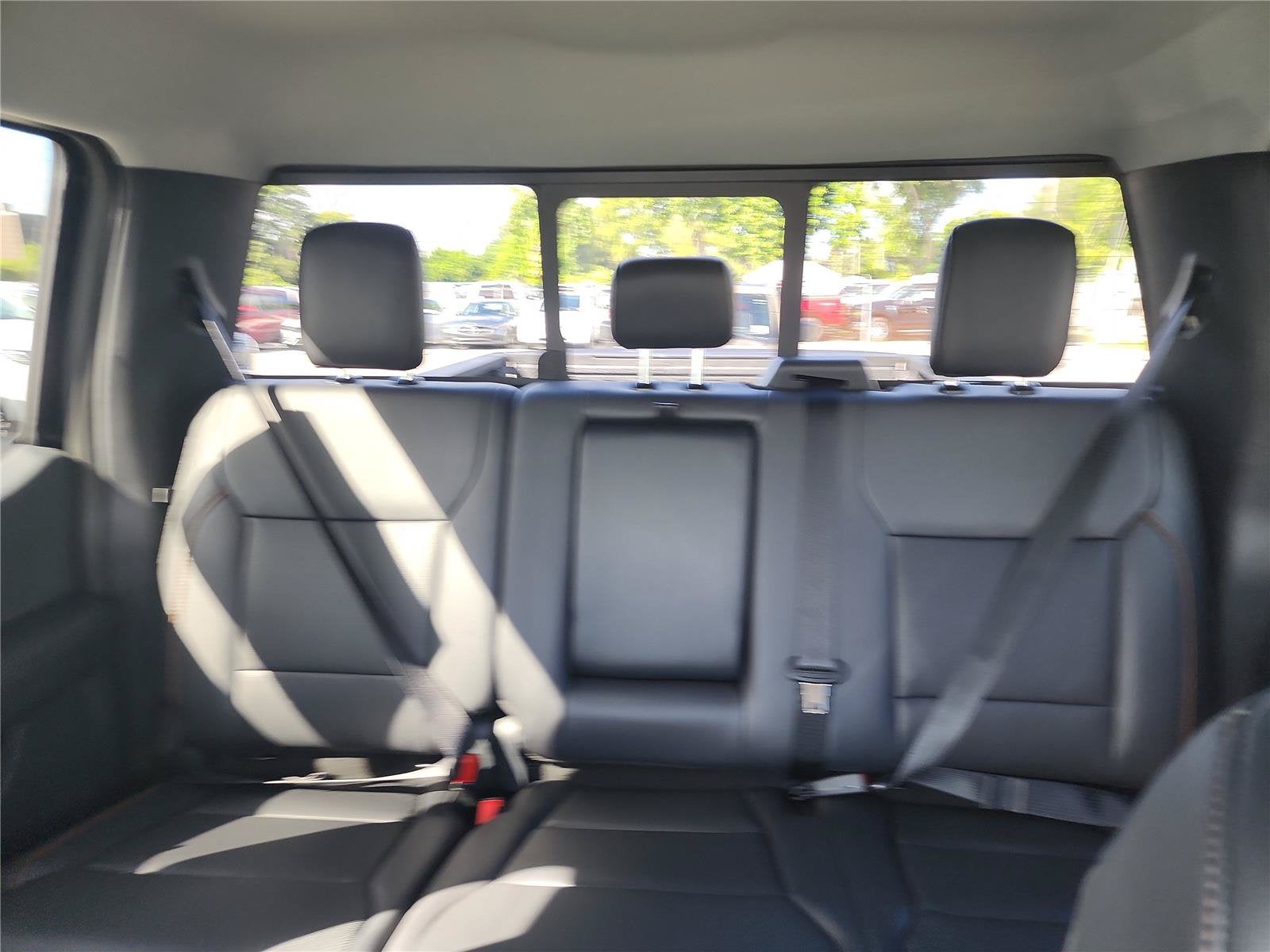 2027 Ford Super Duty F-350 SRW Lariat