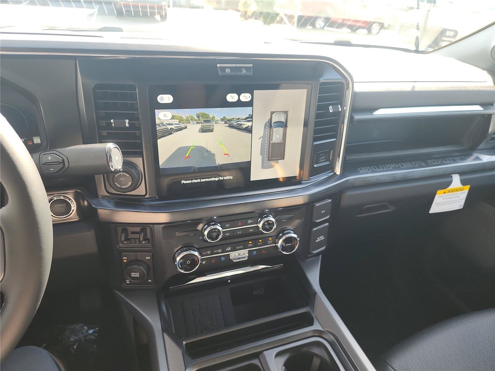 2027 Ford Super Duty F-350 SRW Lariat