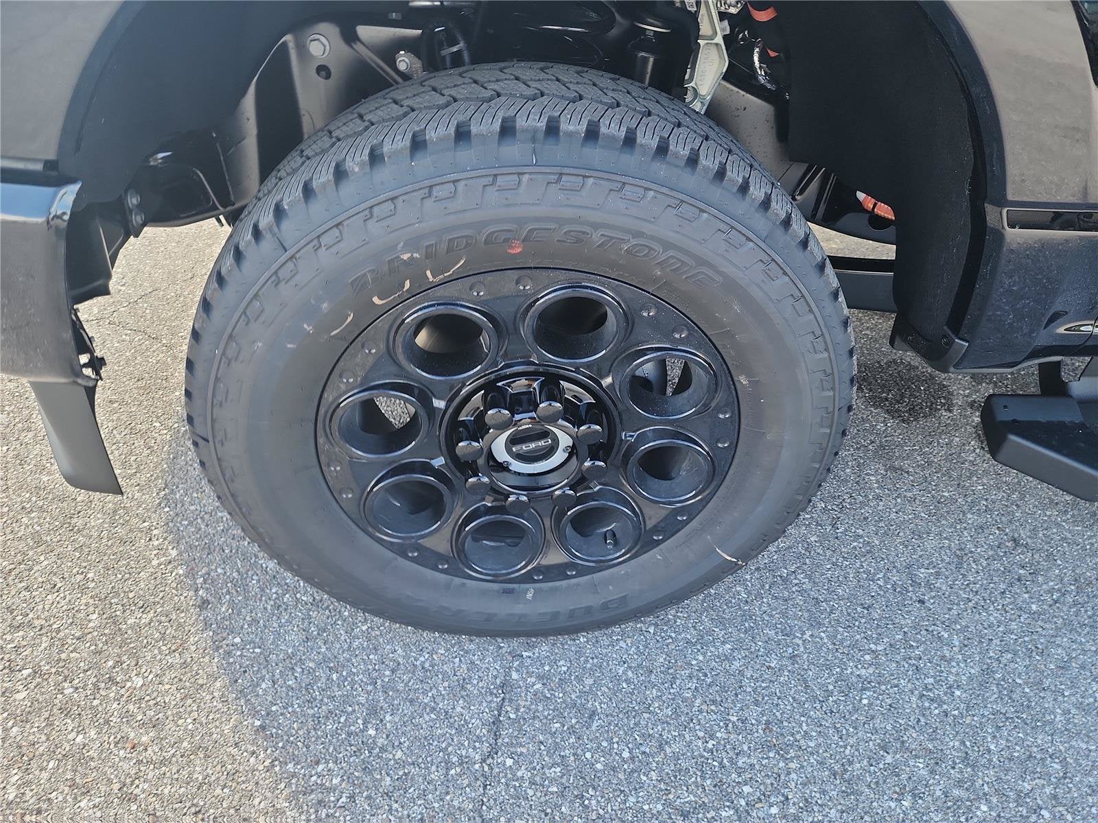 2027 Ford Super Duty F-350 SRW Lariat