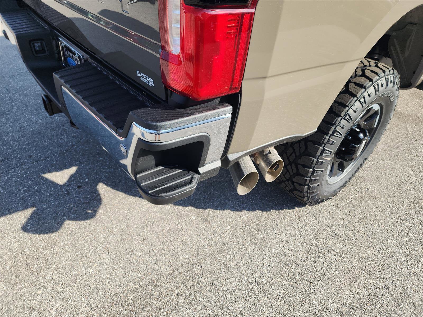 2026 Ford Super Duty F-350 SRW LARIAT