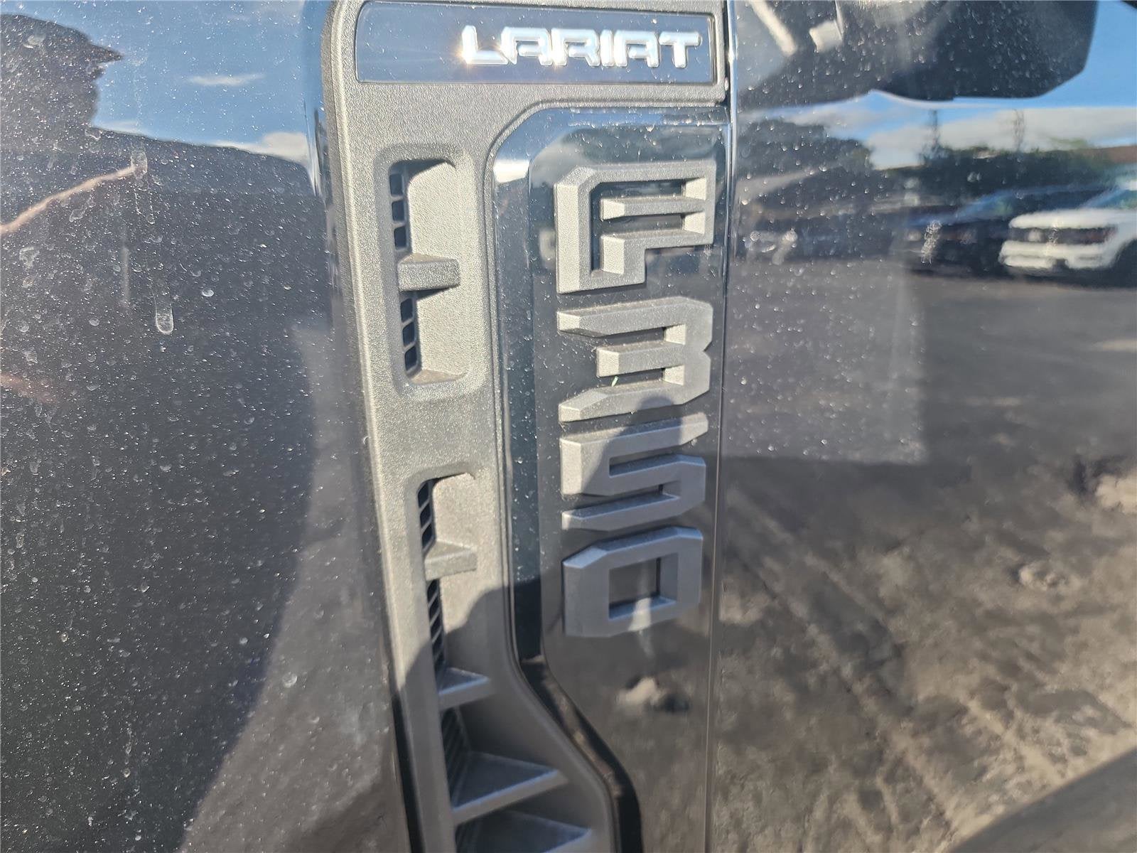2026 Ford Super Duty F-350 SRW LARIAT
