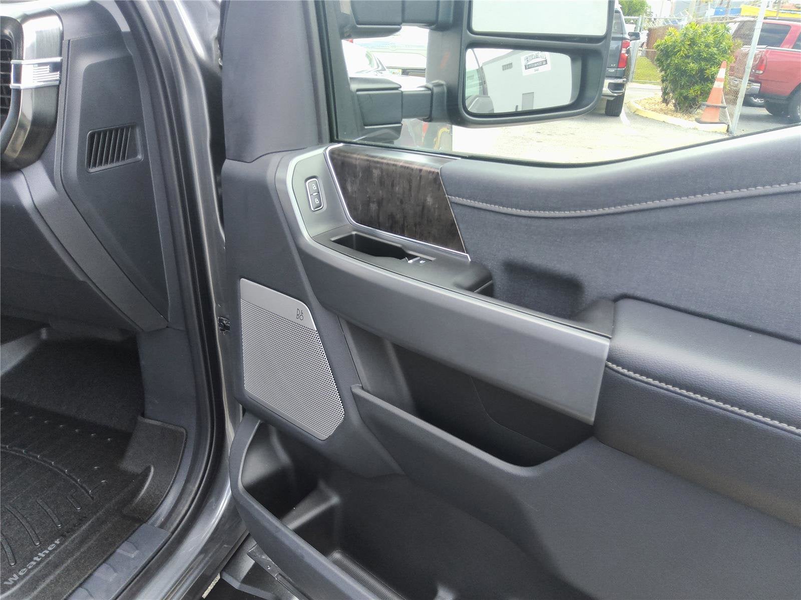 2024 Ford Super Duty F-350 SRW LARIAT