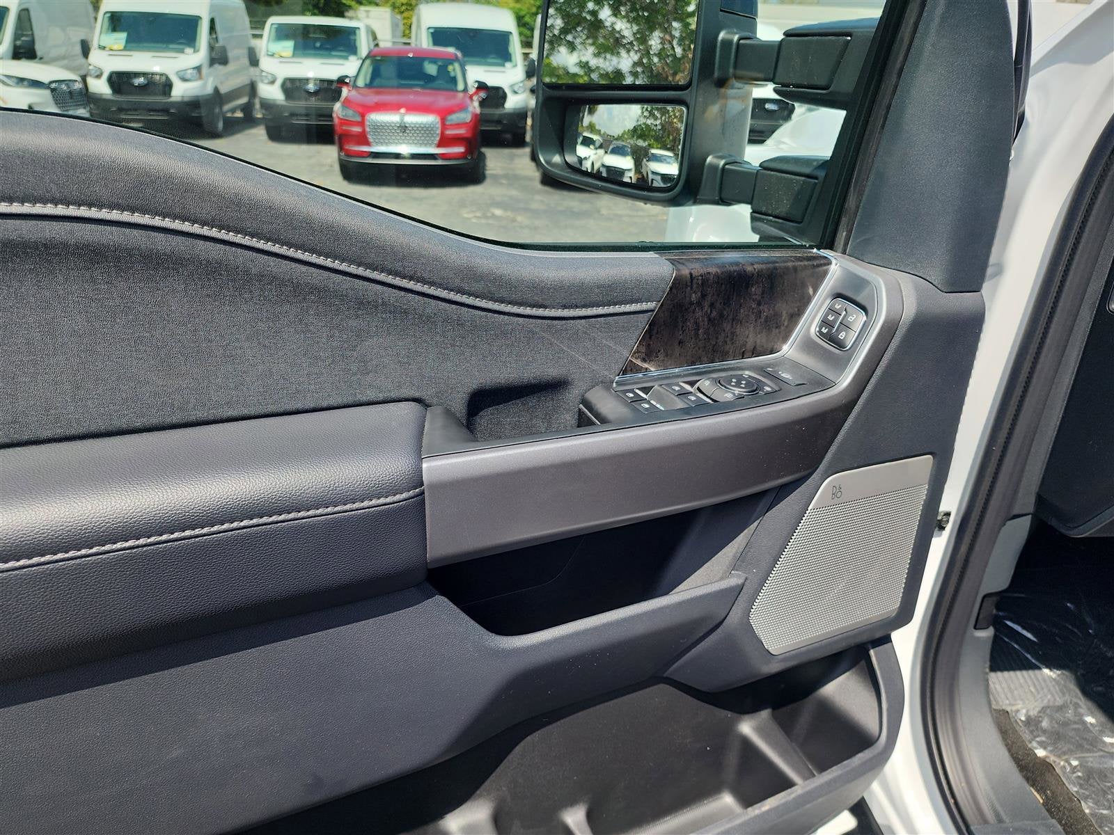 2025 Ford Super Duty F-350 SRW LARIAT