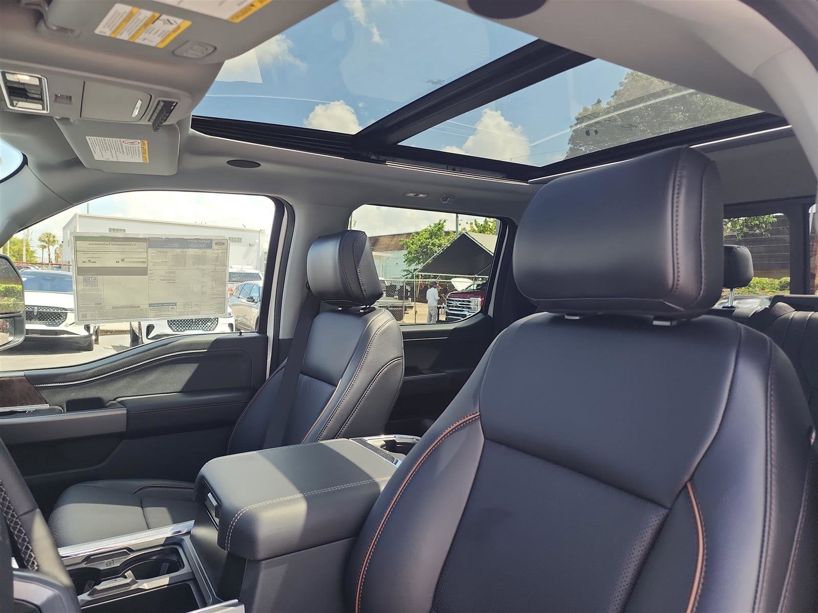 2025 Ford Super Duty F-350 SRW LARIAT