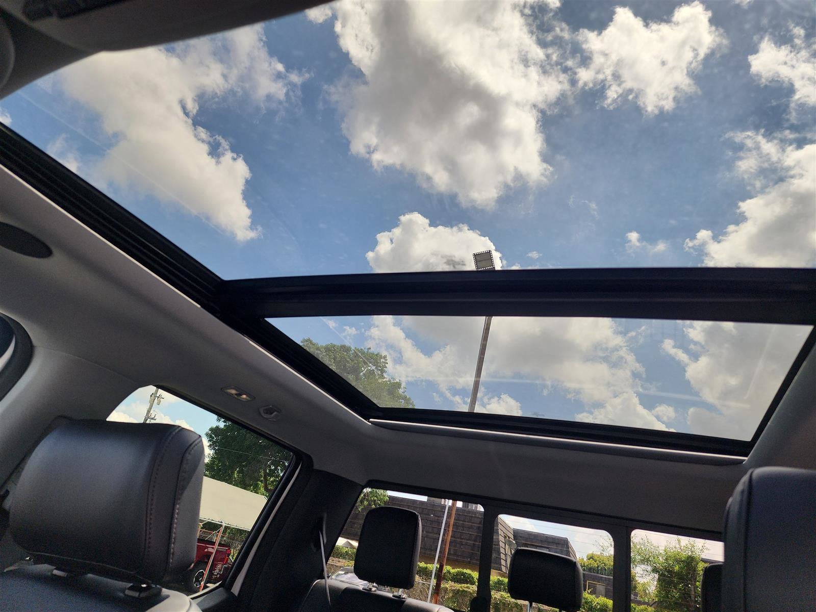 2025 Ford Super Duty F-350 SRW LARIAT