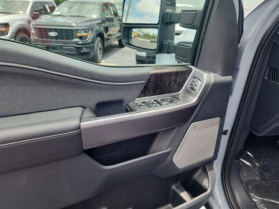 2025 Ford Super Duty F-350 SRW LARIAT