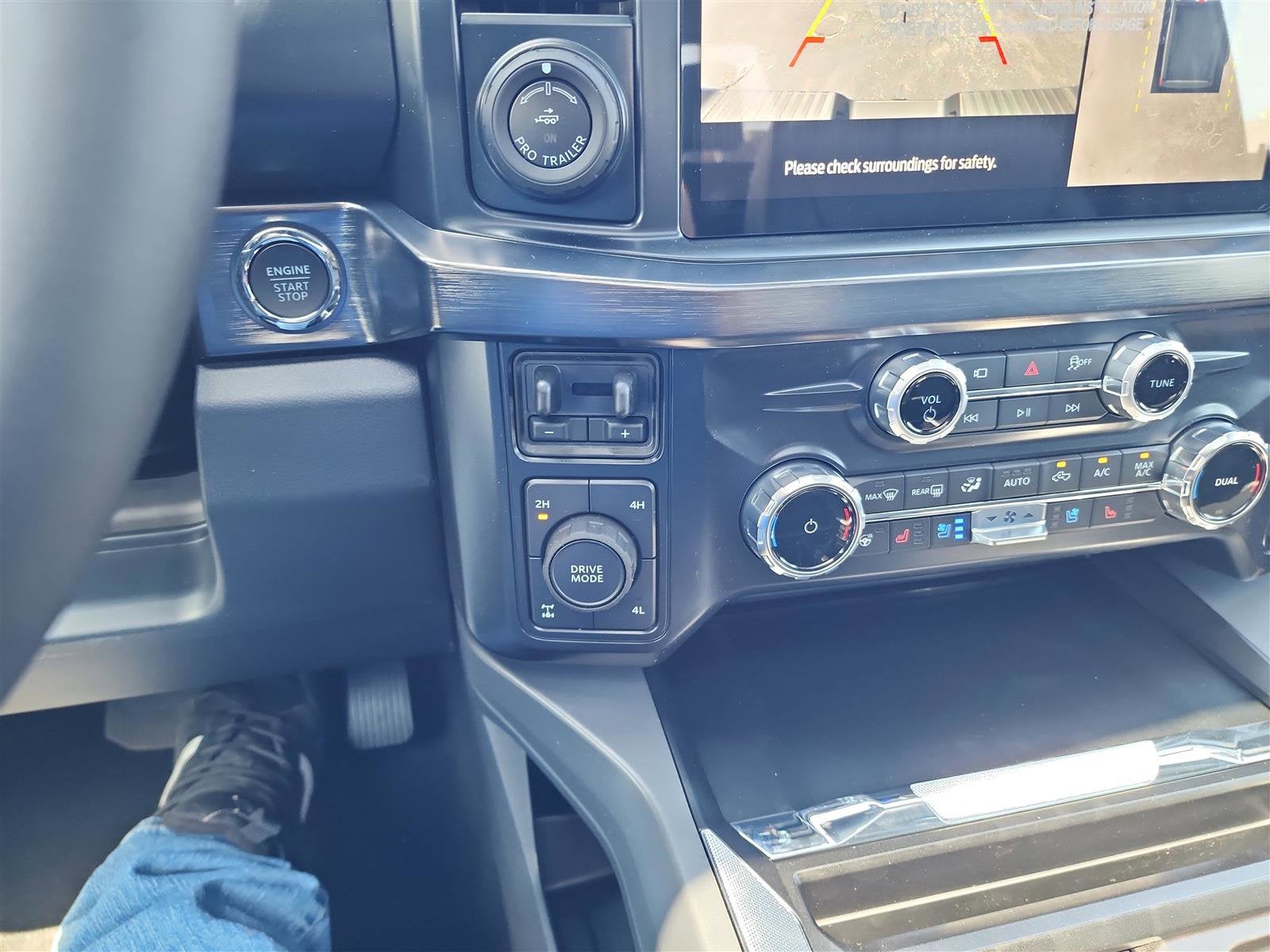 2025 Ford Super Duty F-350 SRW LARIAT