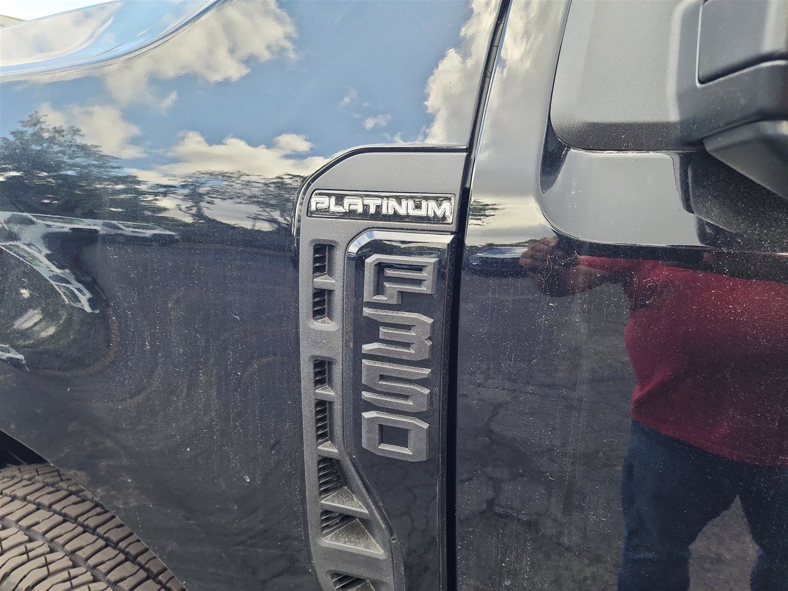2025 Ford Super Duty F-350 DRW Platinum