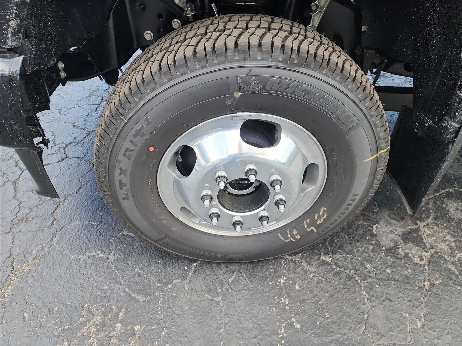 2025 Ford Super Duty F-350 DRW Platinum