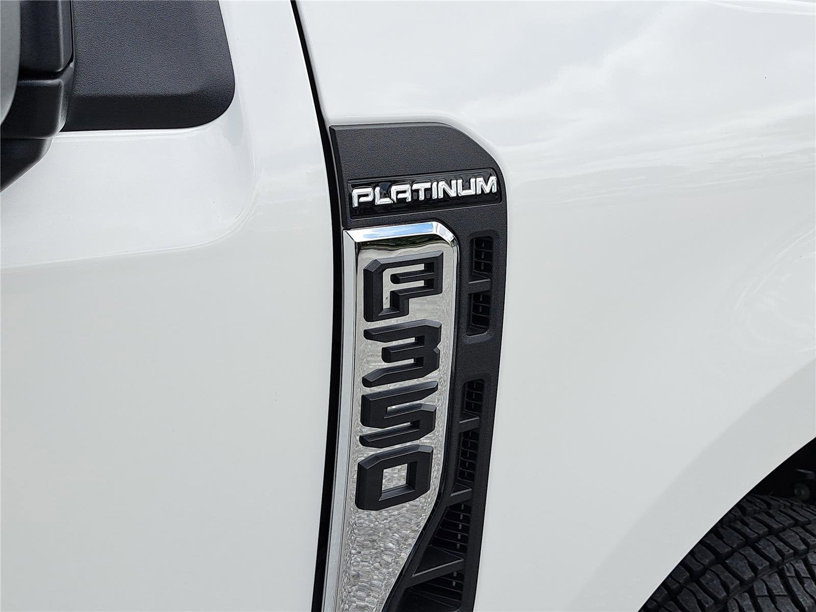 2026 Ford Super Duty F-350 DRW Platinum