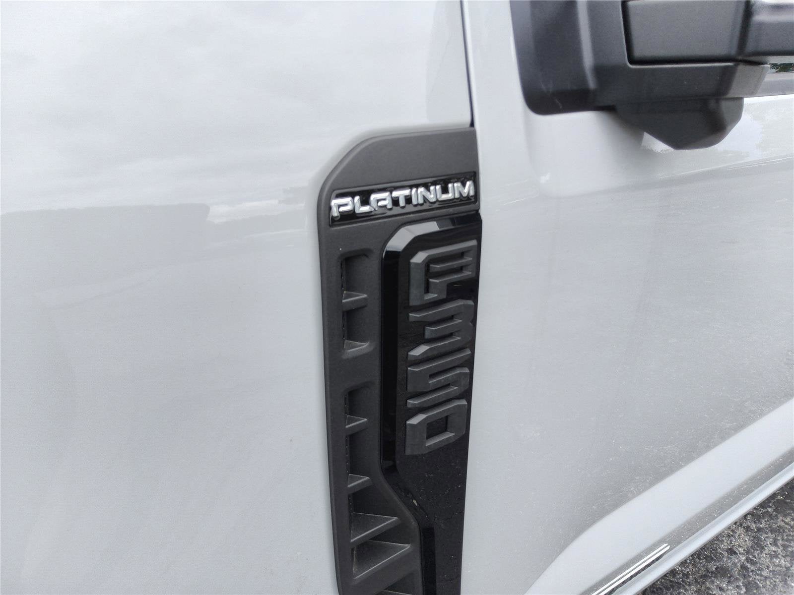 2026 Ford Super Duty F-350 DRW Platinum