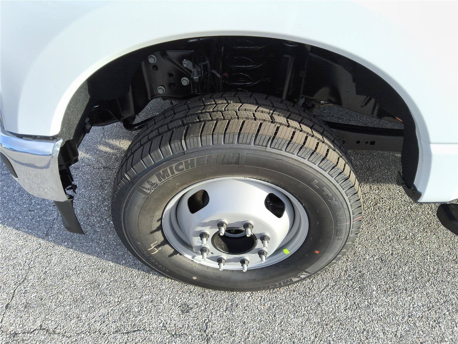 2027 Ford Super Duty F-350 DRW Base