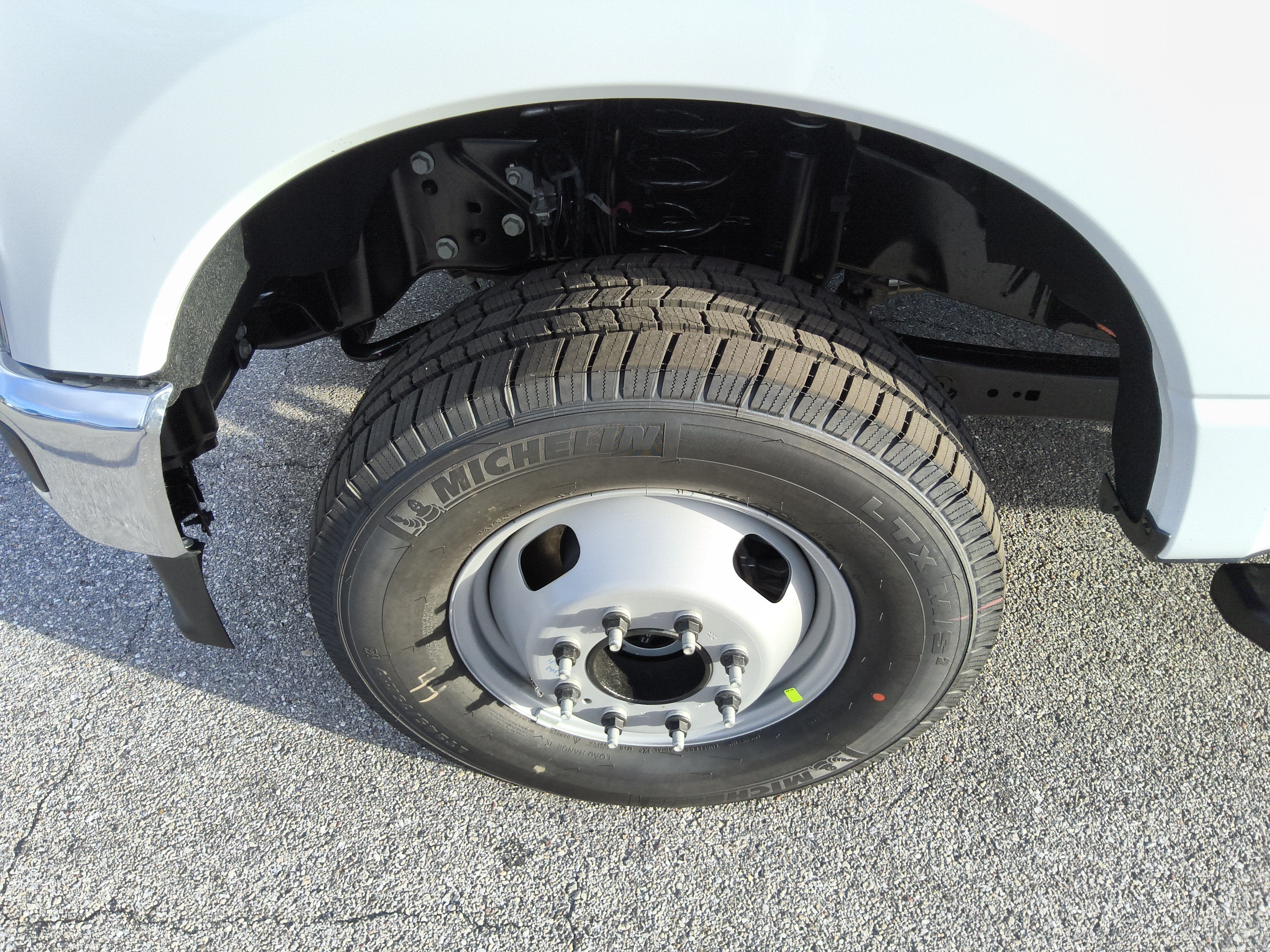 2027 Ford Super Duty F-350 DRW Base