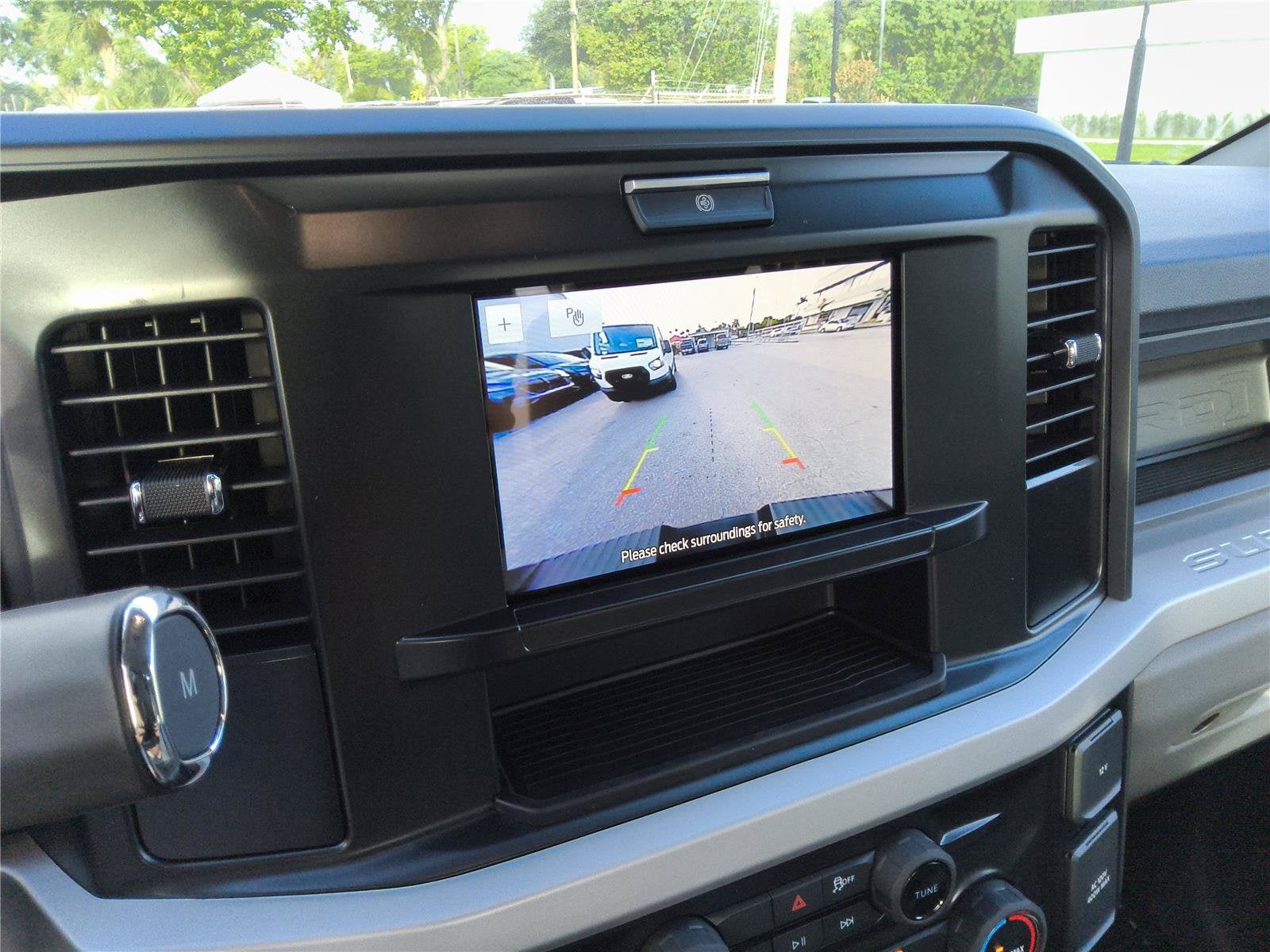 2027 Ford Super Duty F-350 DRW Base