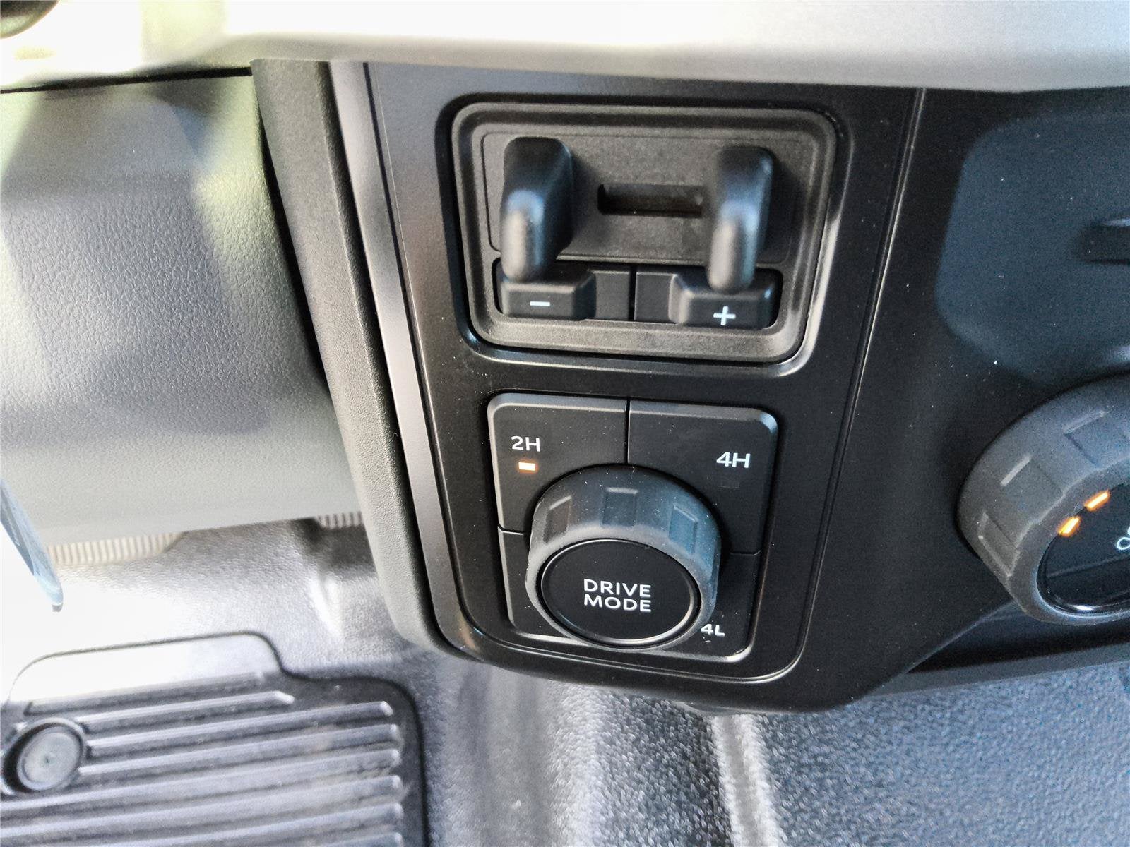 2027 Ford Super Duty F-350 DRW Base