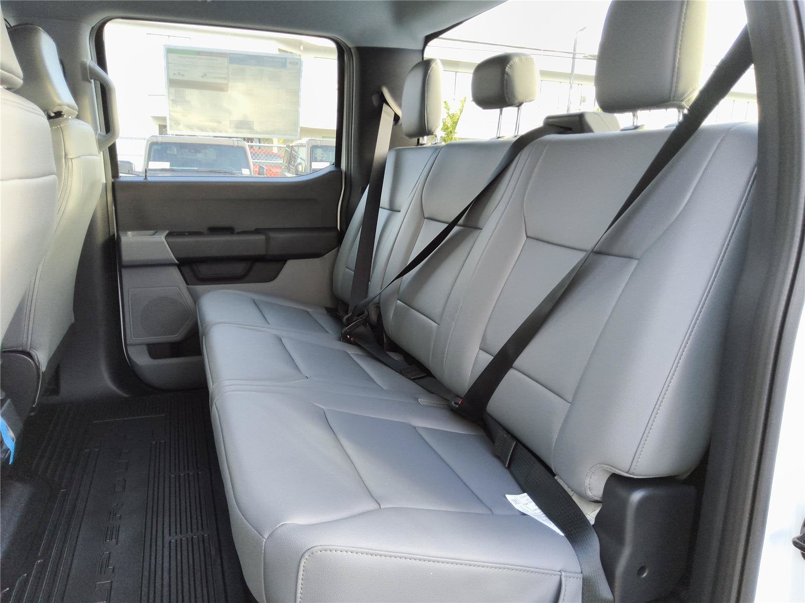 2027 Ford Super Duty F-350 DRW Base