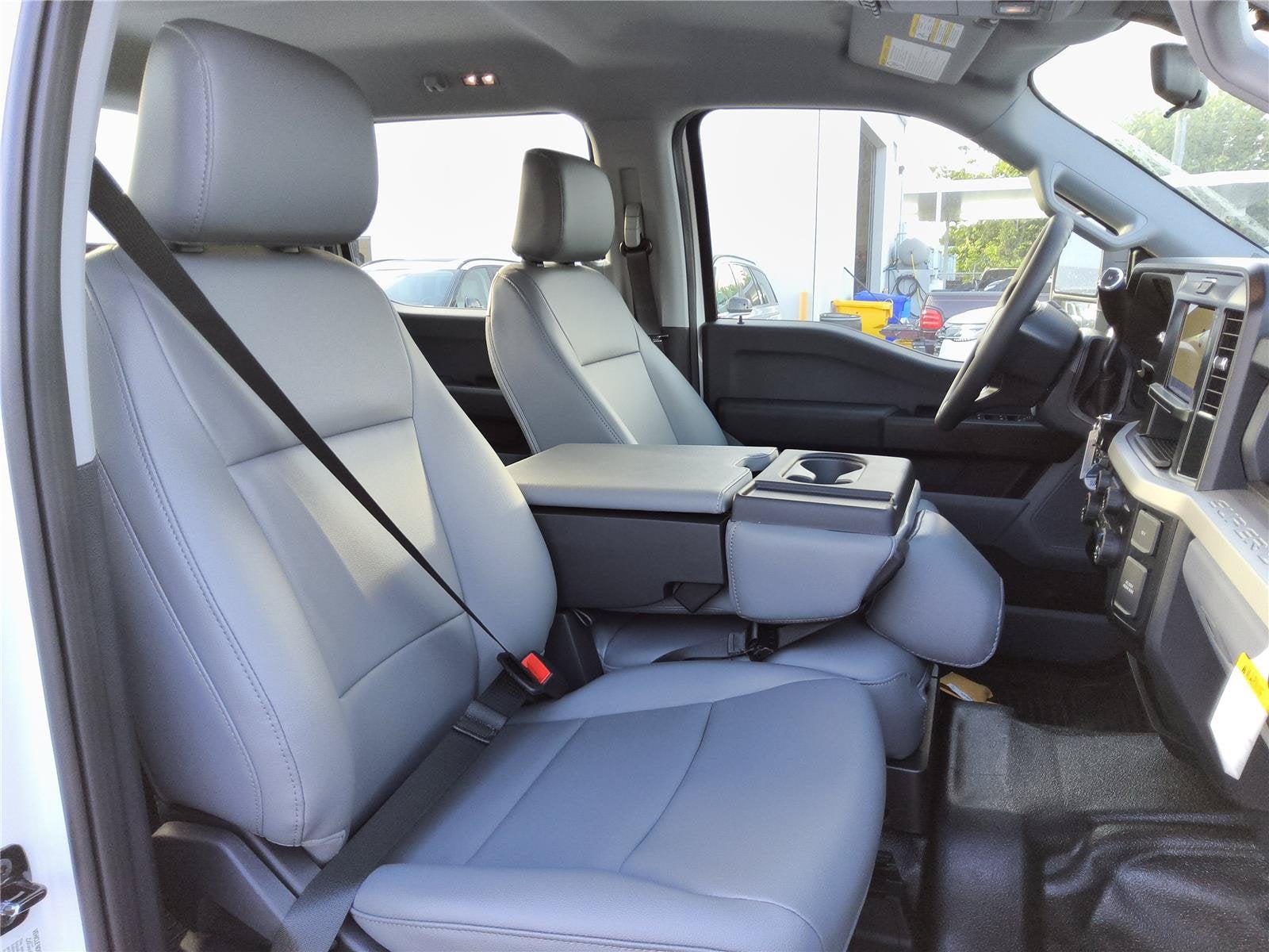 2027 Ford Super Duty F-350 DRW Base