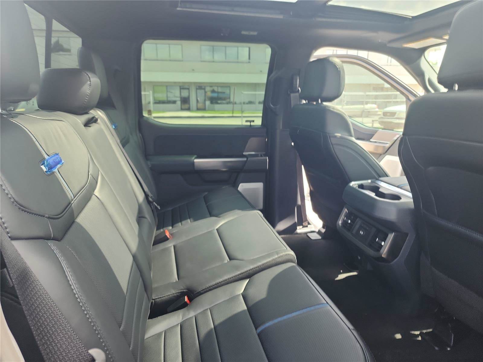 2026 Ford Super Duty F-350 DRW Platinum