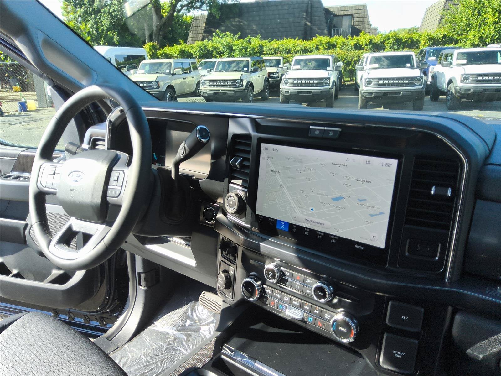 2026 Ford Super Duty F-350 DRW Lariat
