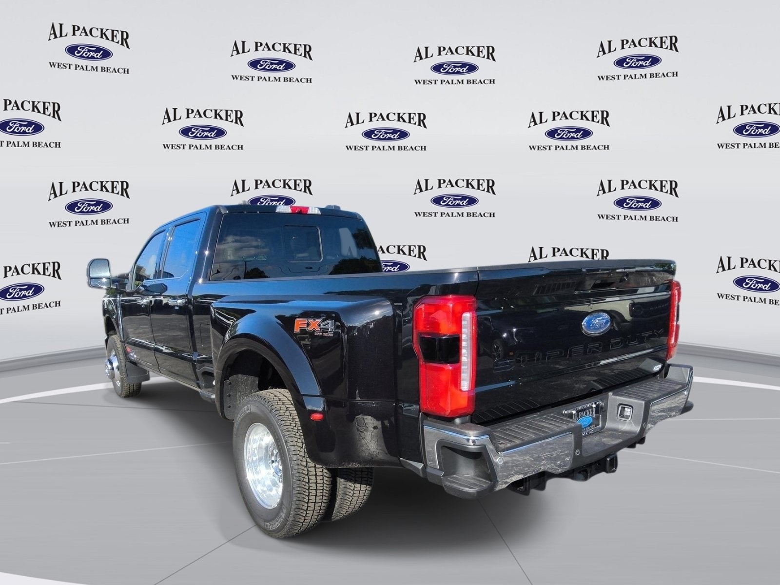 2026 Ford Super Duty F-350 DRW Lariat