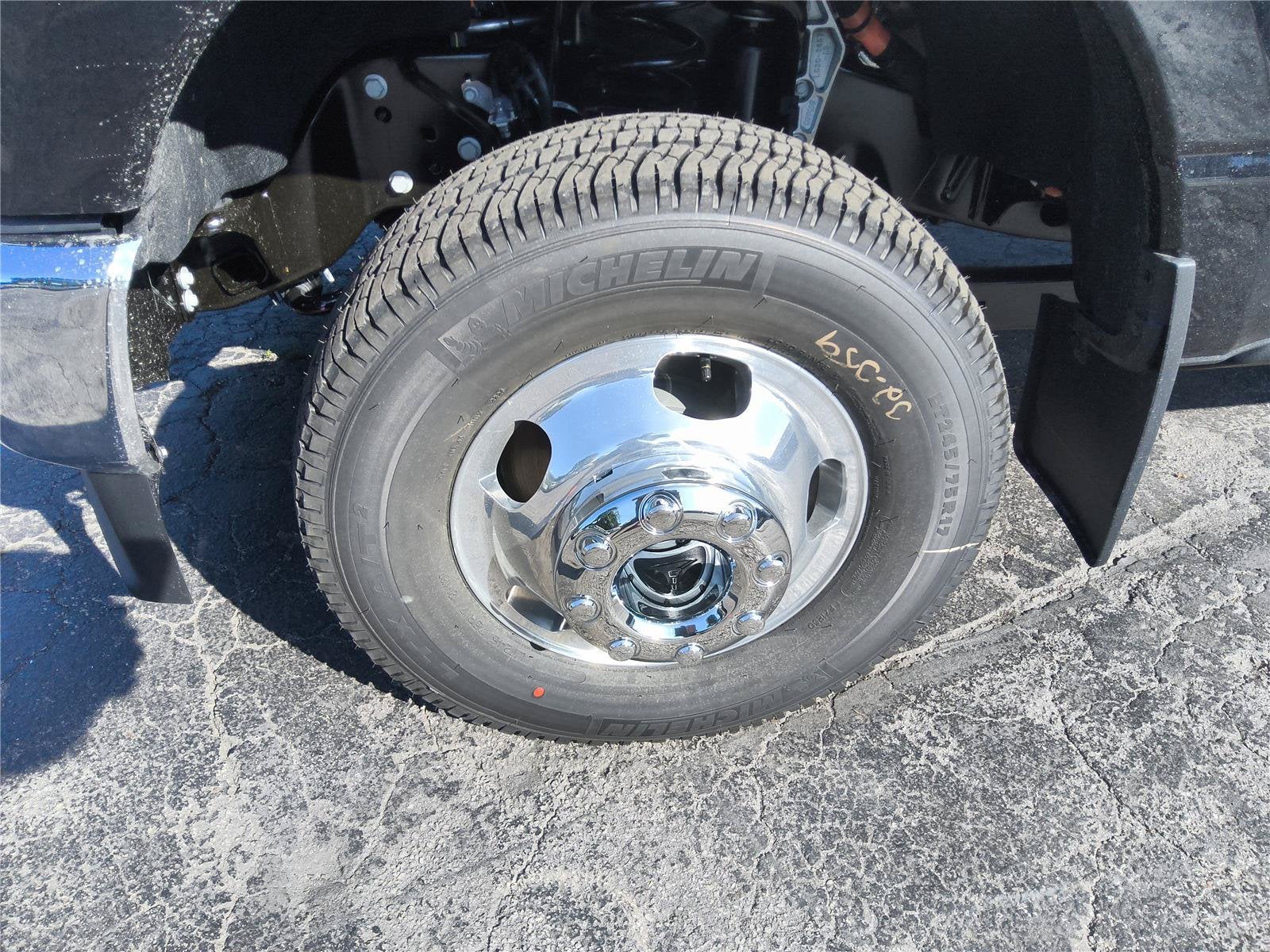 2026 Ford Super Duty F-350 DRW Lariat