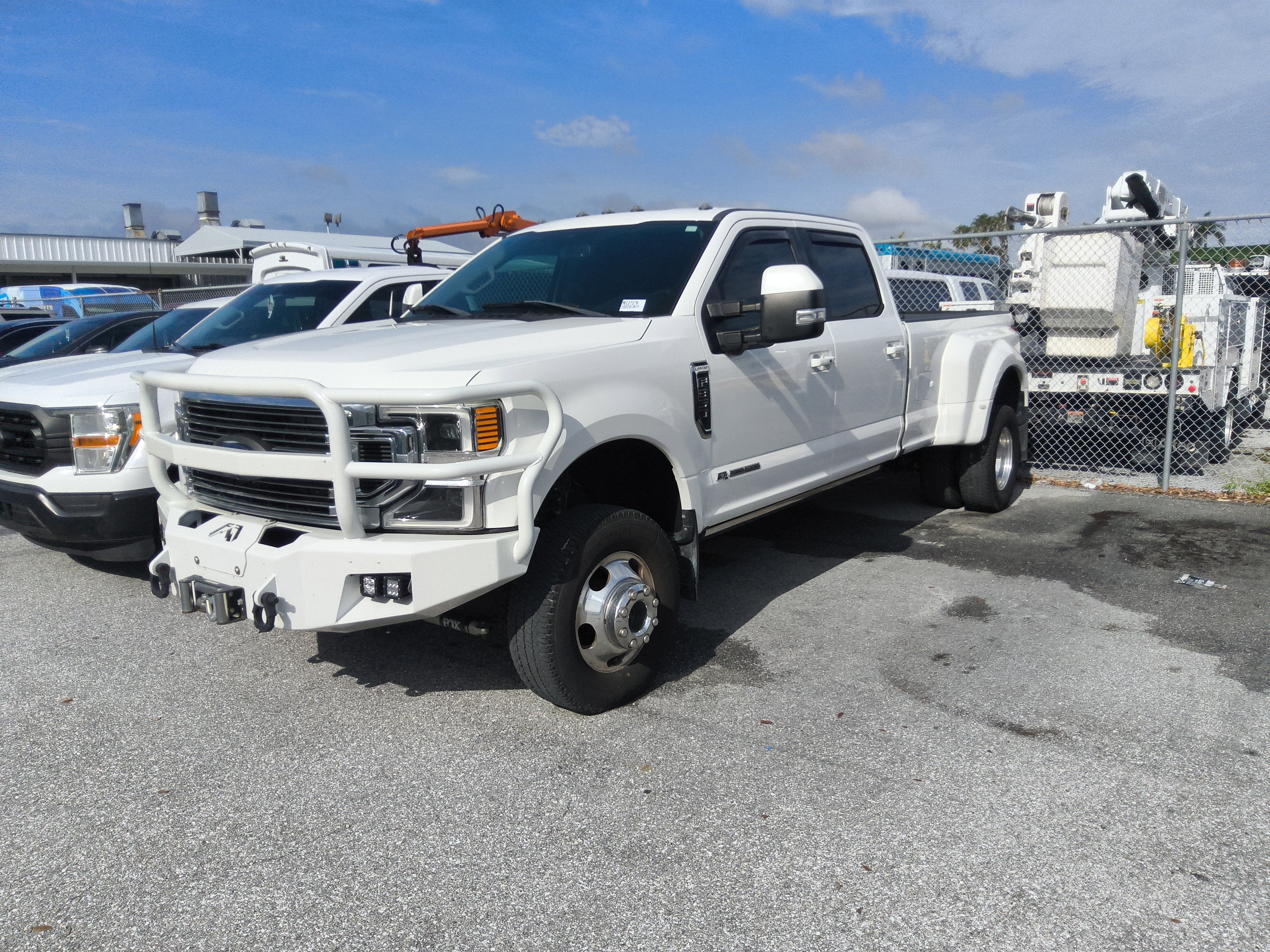 2021 Ford Super Duty F-350 DRW LARIAT