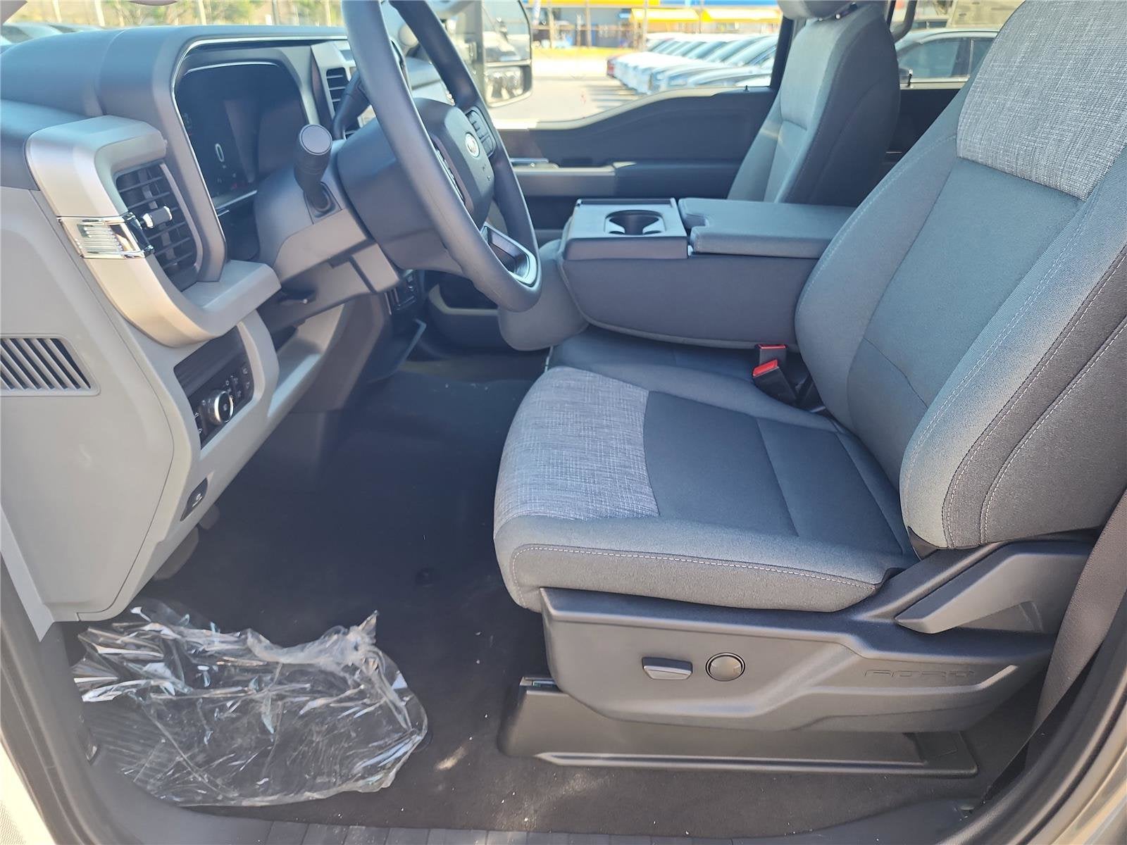 2026 Ford Super Duty F-350 DRW XLT