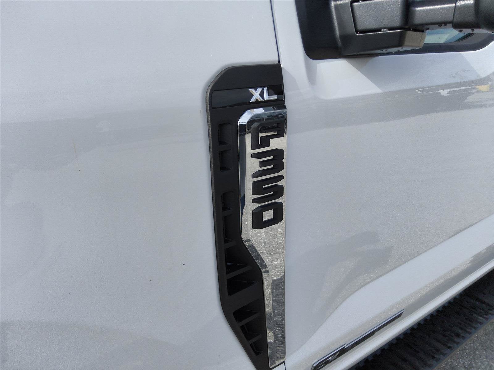 2026 Ford Super Duty F-350 DRW XL