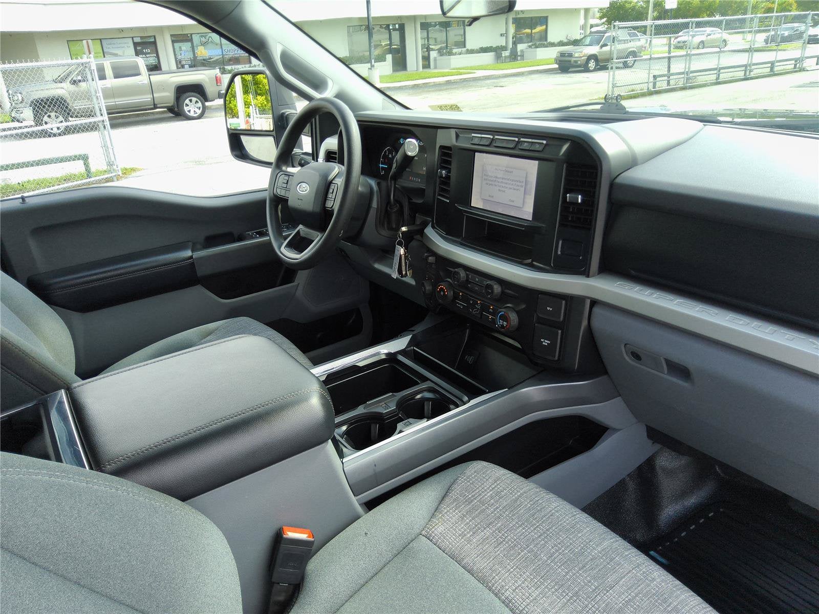 2024 FordaezSawEw4SDdzy7A4SyddyEsda Super Duty F-350 DRW XLT
