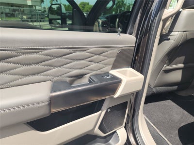 2025 Ford Super Duty F-450 DRW Platinum