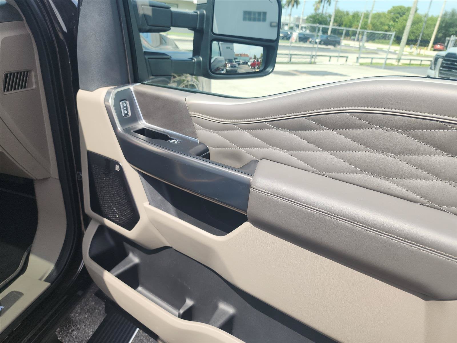 2025 Ford Super Duty F-450 DRW Platinum