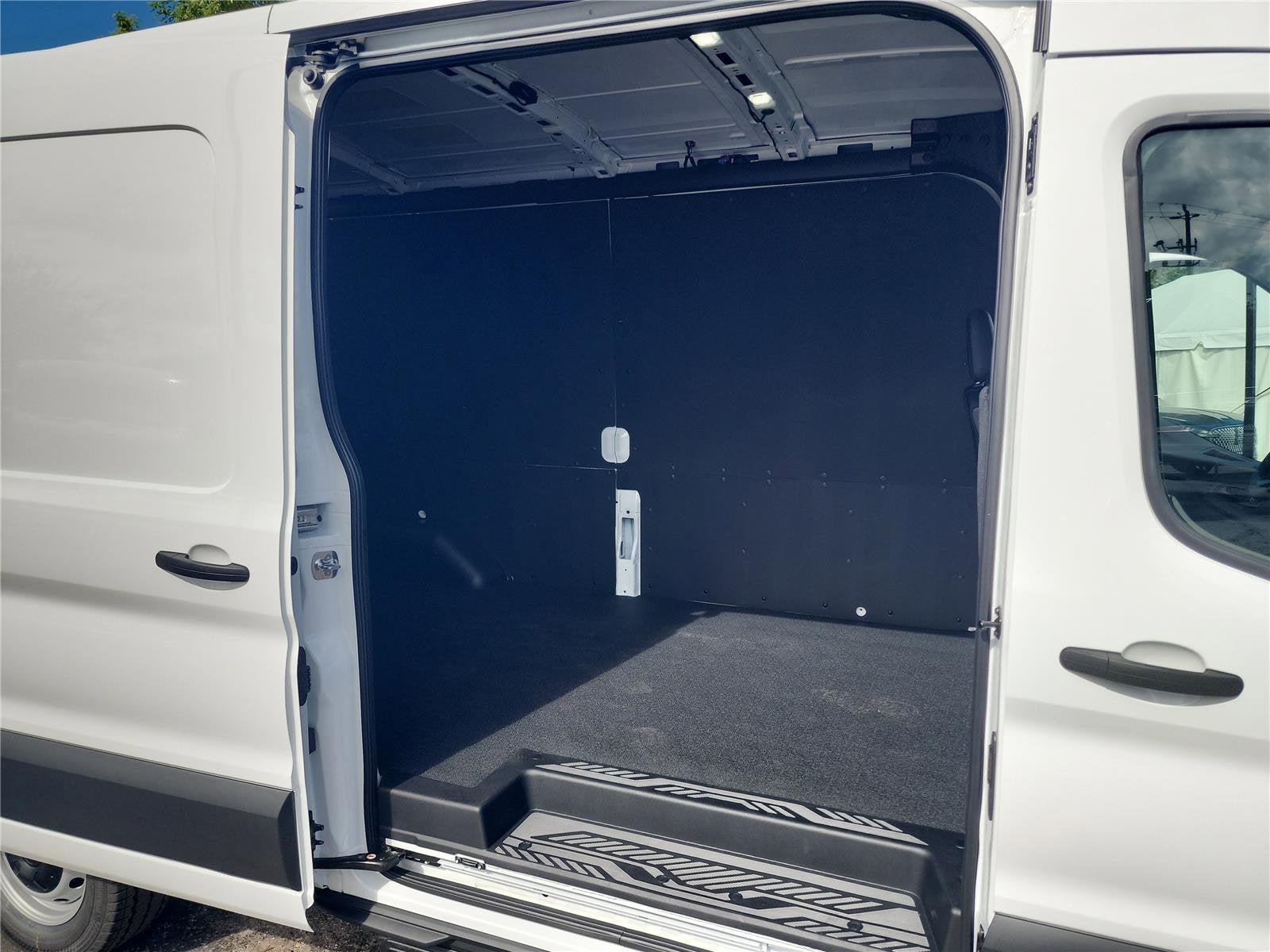 2026 Ford Transit Cargo Van T-250 148" Med Rf 9150 GVWR RWD