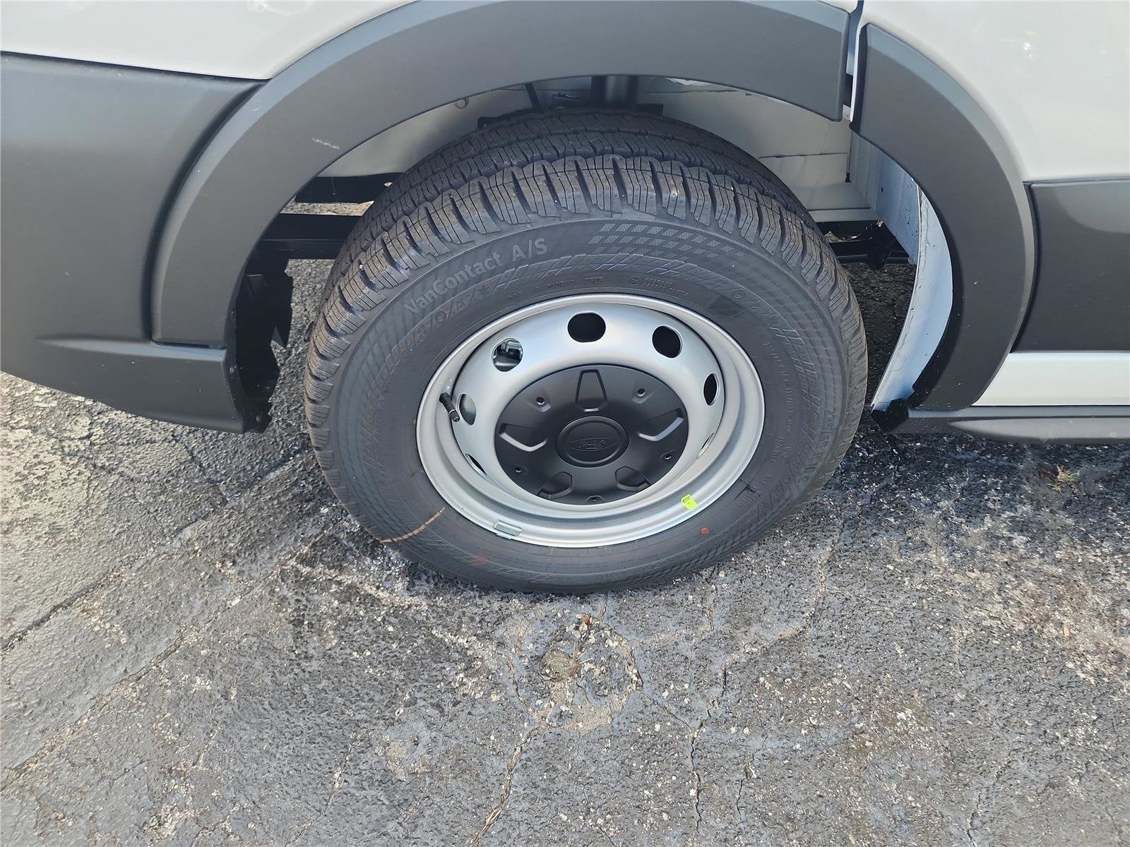 2026 Ford Transit Cargo Van T-250 148" Med Rf 9150 GVWR RWD