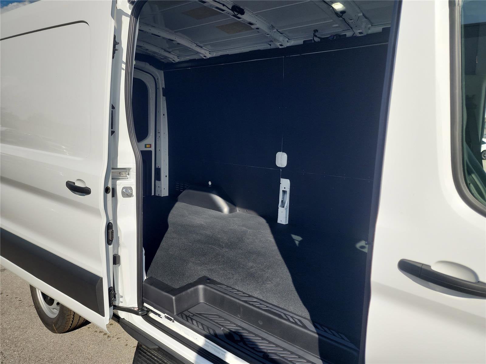 2026 Ford Transit Cargo Van T-250 148" Med Rf 9150 GVWR RWD