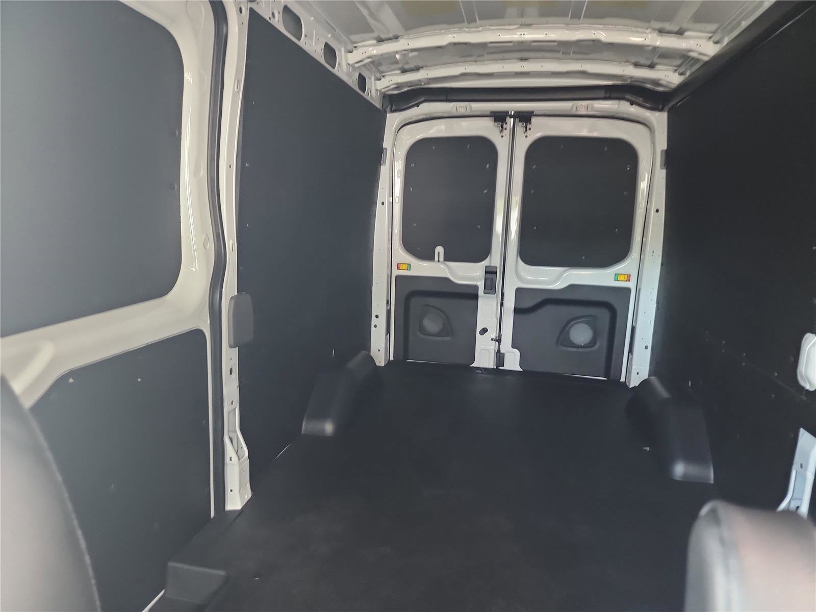 2026 Ford Transit Cargo Van T-250 148" Med Rf 9150 GVWR RWD