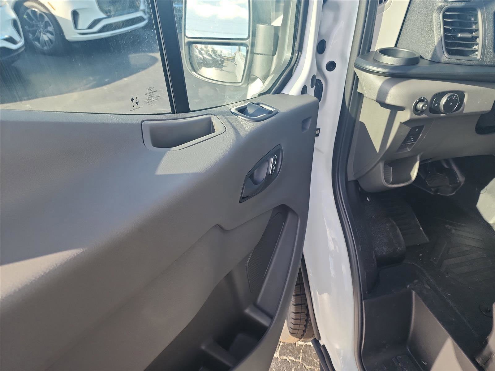 2026 Ford Transit Cargo Van T-250 148" Med Rf 9150 GVWR RWD