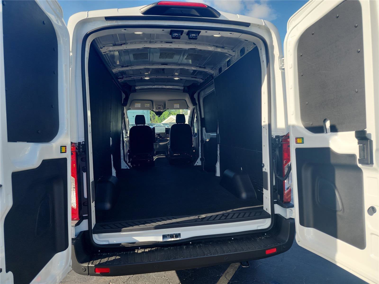 2026 Ford Transit Cargo Van T-250 148" Med Rf 9150 GVWR RWD