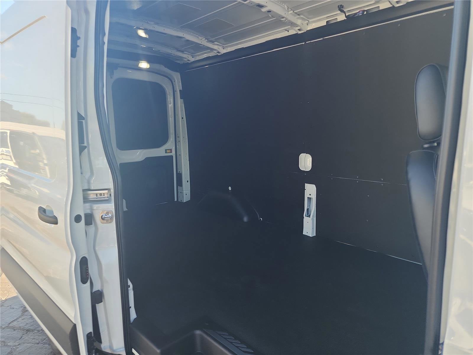 2026 Ford Transit Cargo Van T-250 148" Med Rf 9150 GVWR RWD