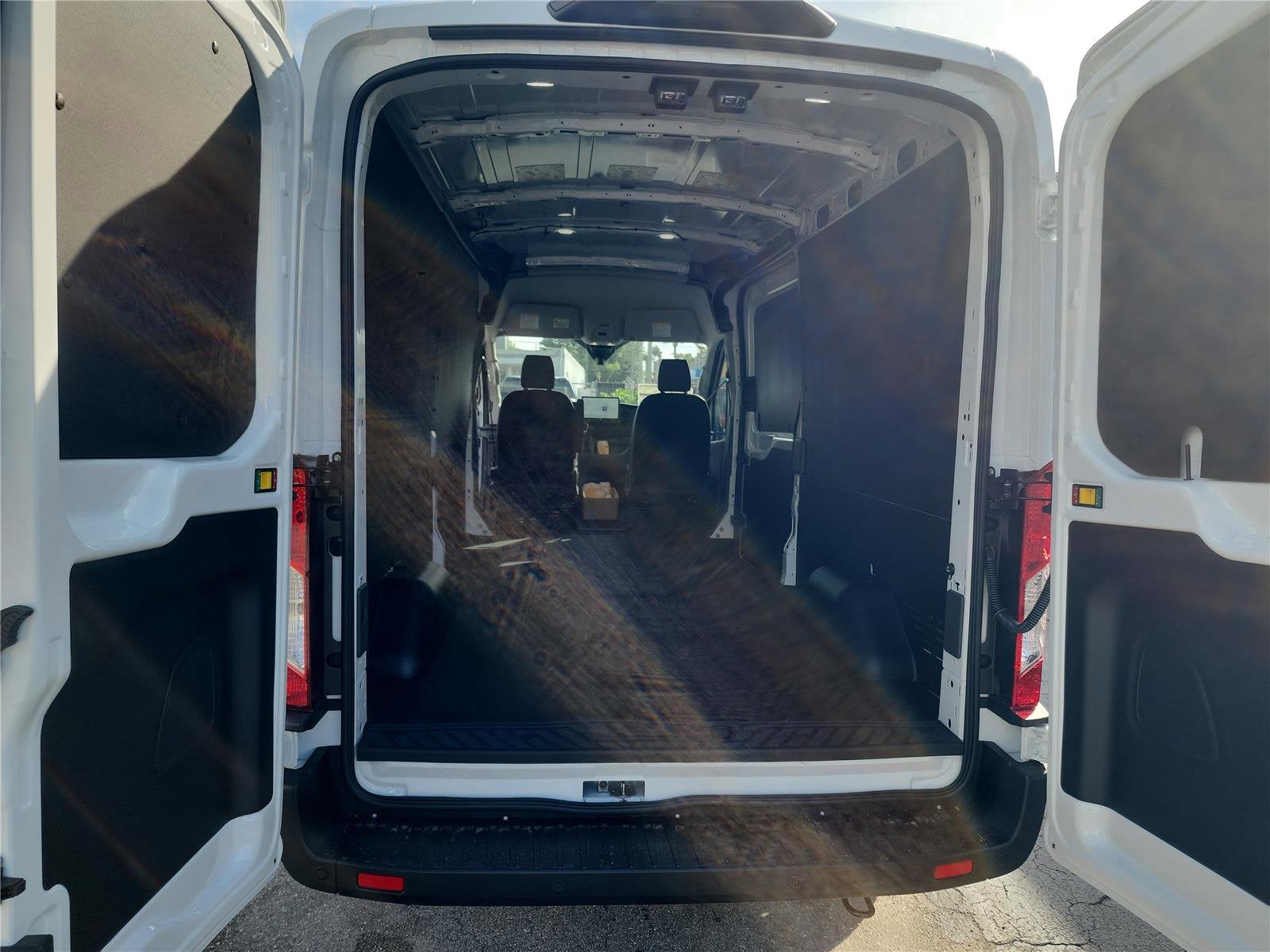 2026 Ford Transit Cargo Van T-250 148" Med Rf 9150 GVWR RWD