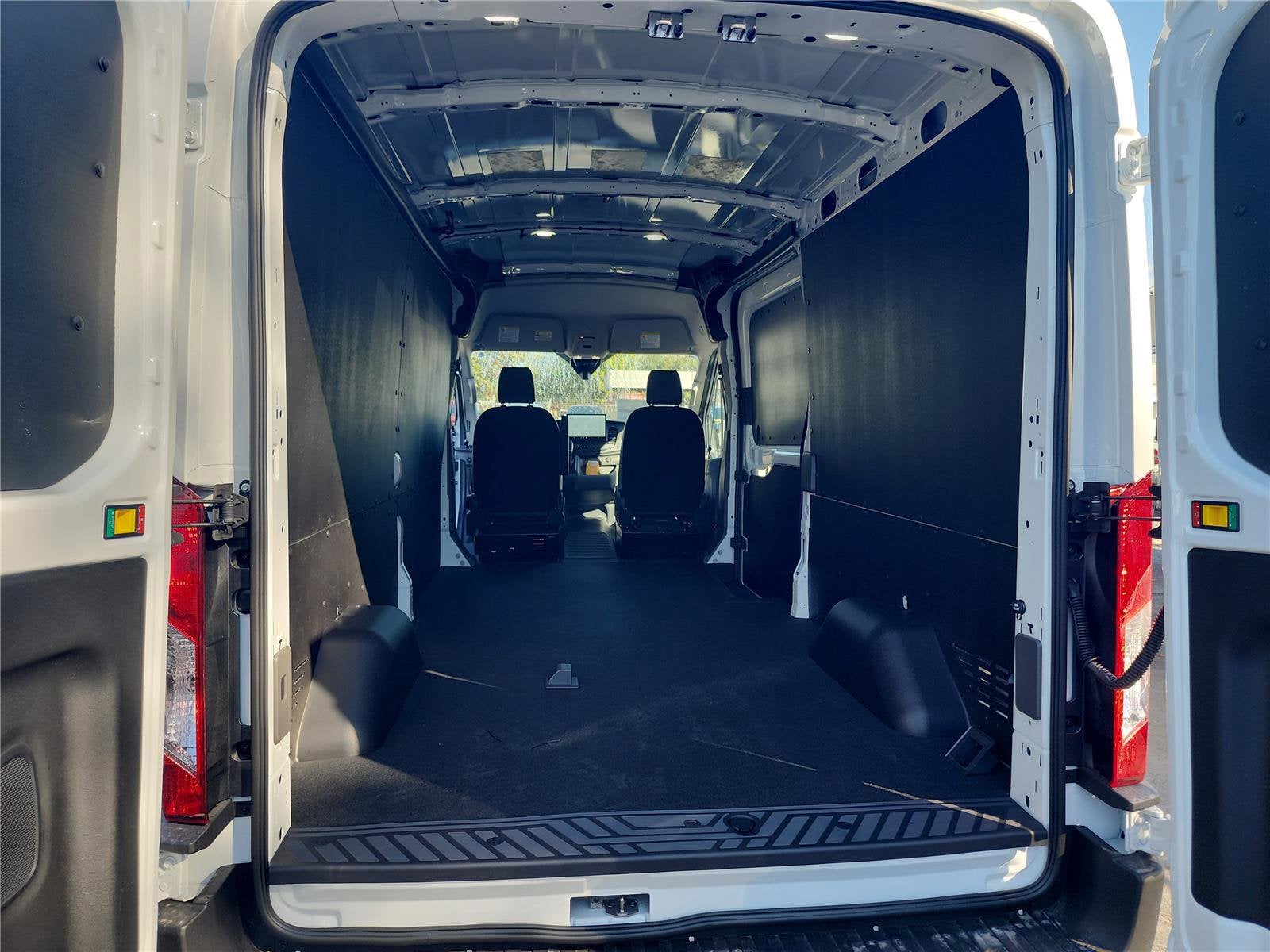 2026 Ford Transit Cargo Van T-250 148" Med Rf 9150 GVWR RWD
