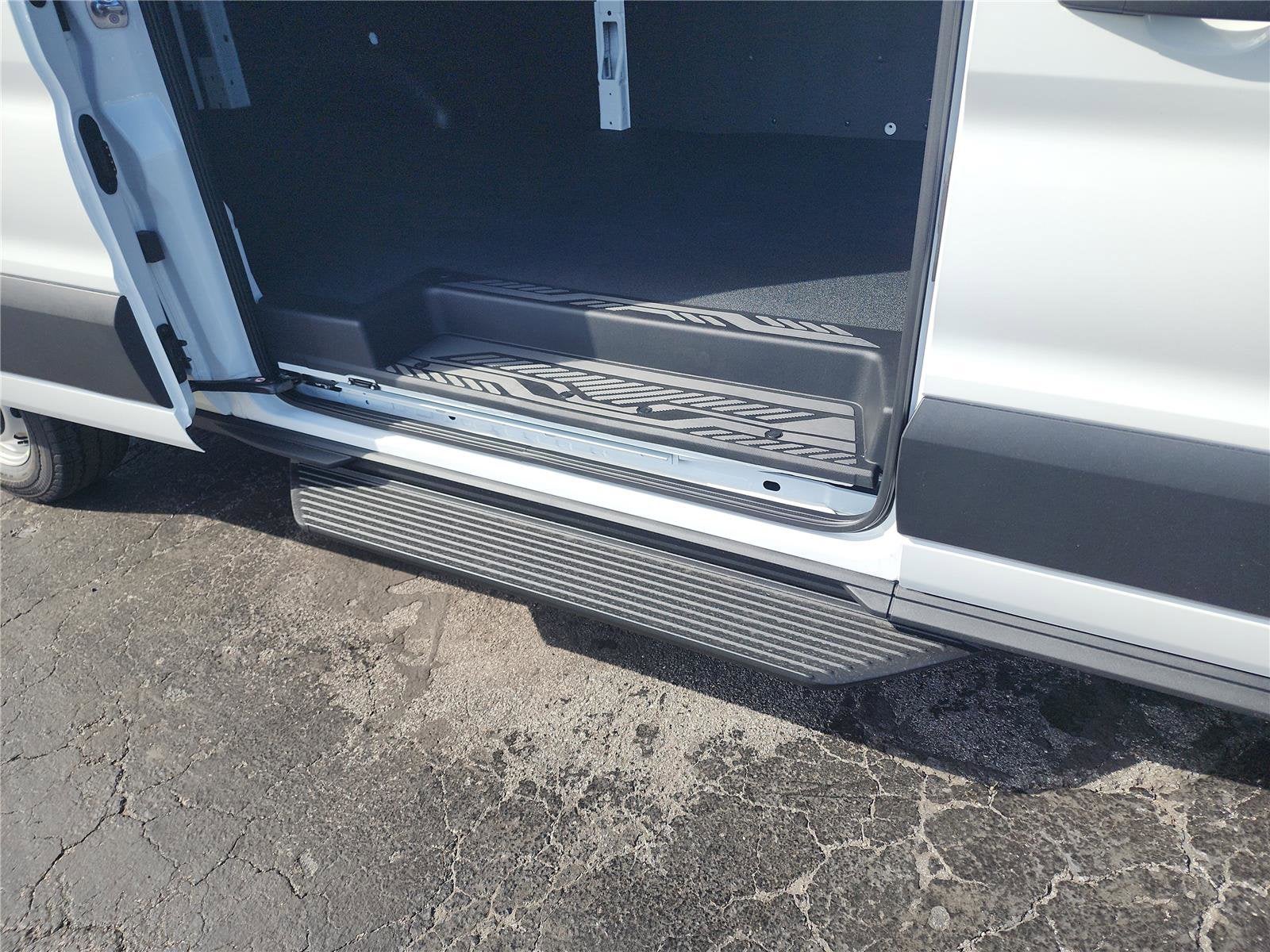 2026 Ford Transit Cargo Van T-250 148" Med Rf 9150 GVWR RWD