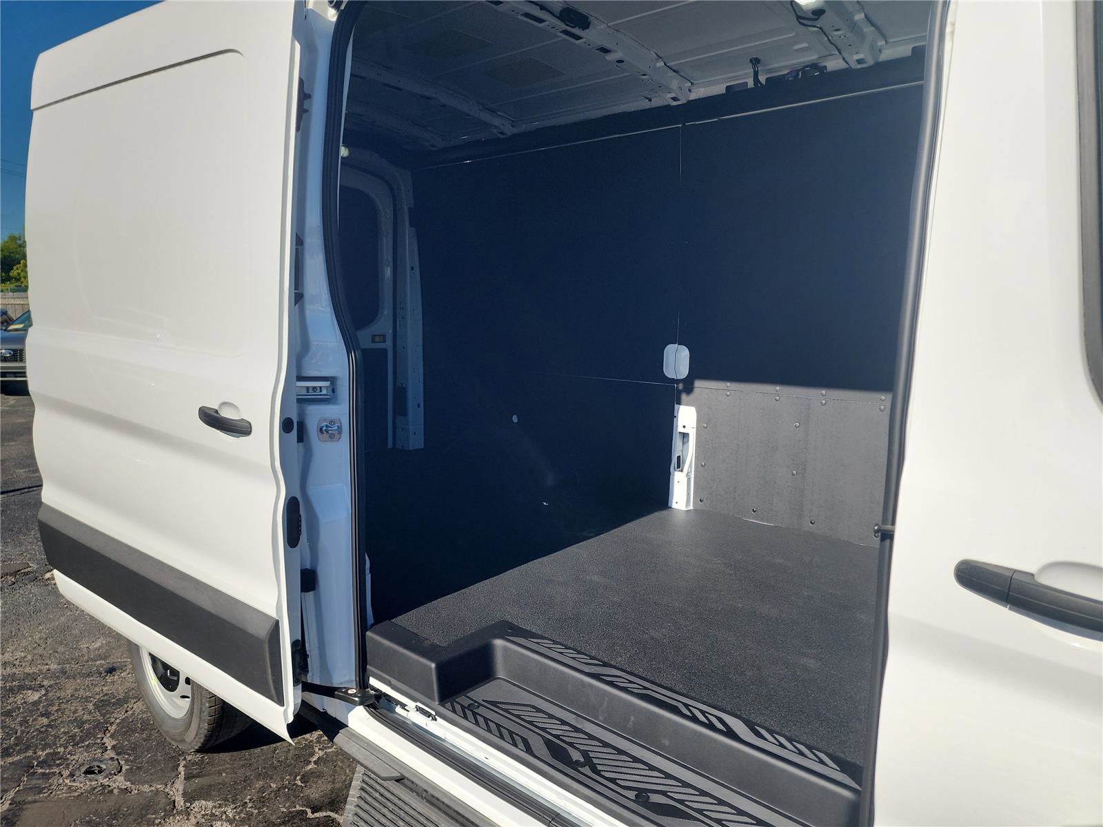 2026 Ford Transit Cargo Van T-250 148" Med Rf 9150 GVWR RWD