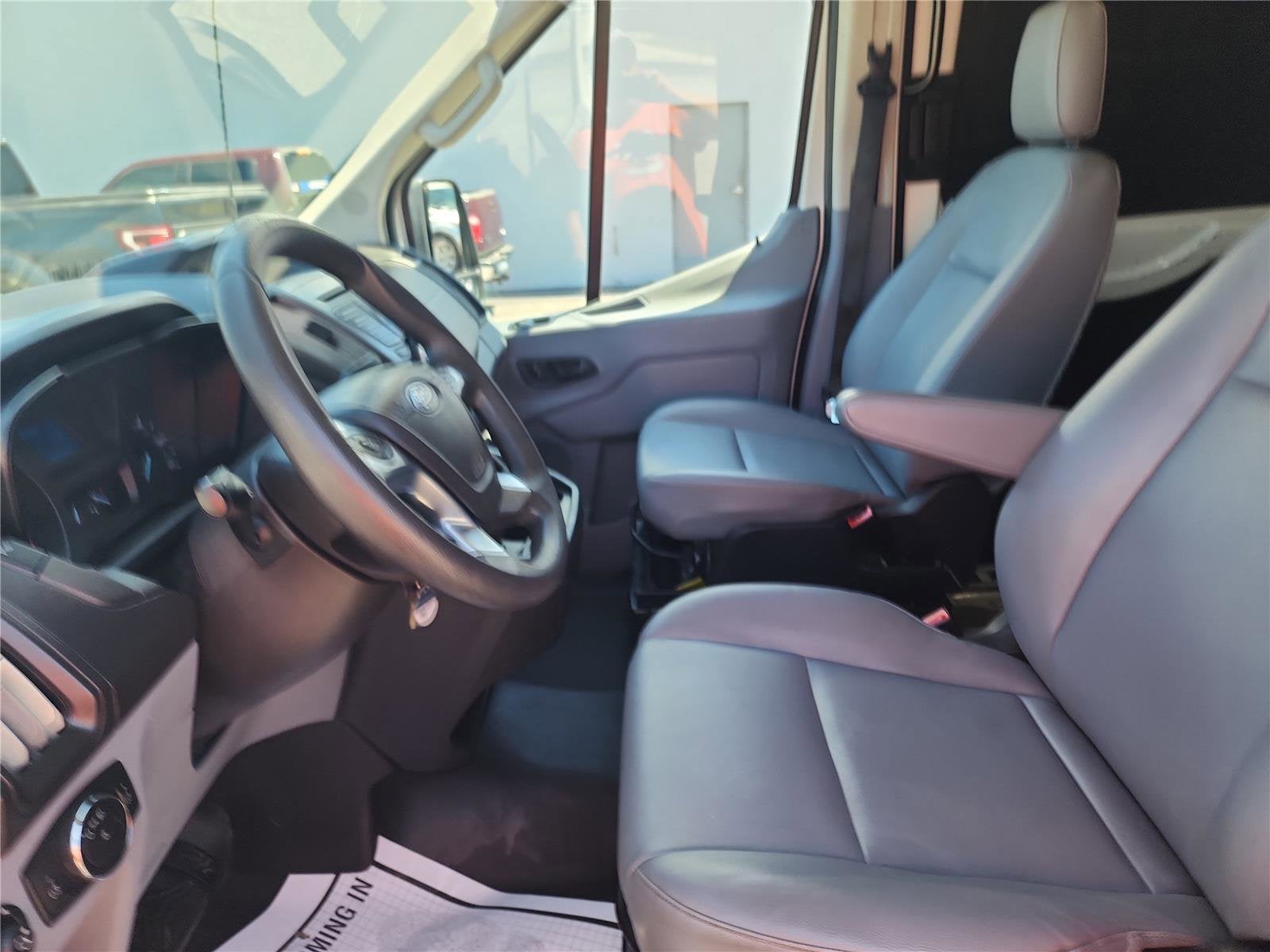 2018 Ford Transit Van 148 WB Medium Roof Cargo