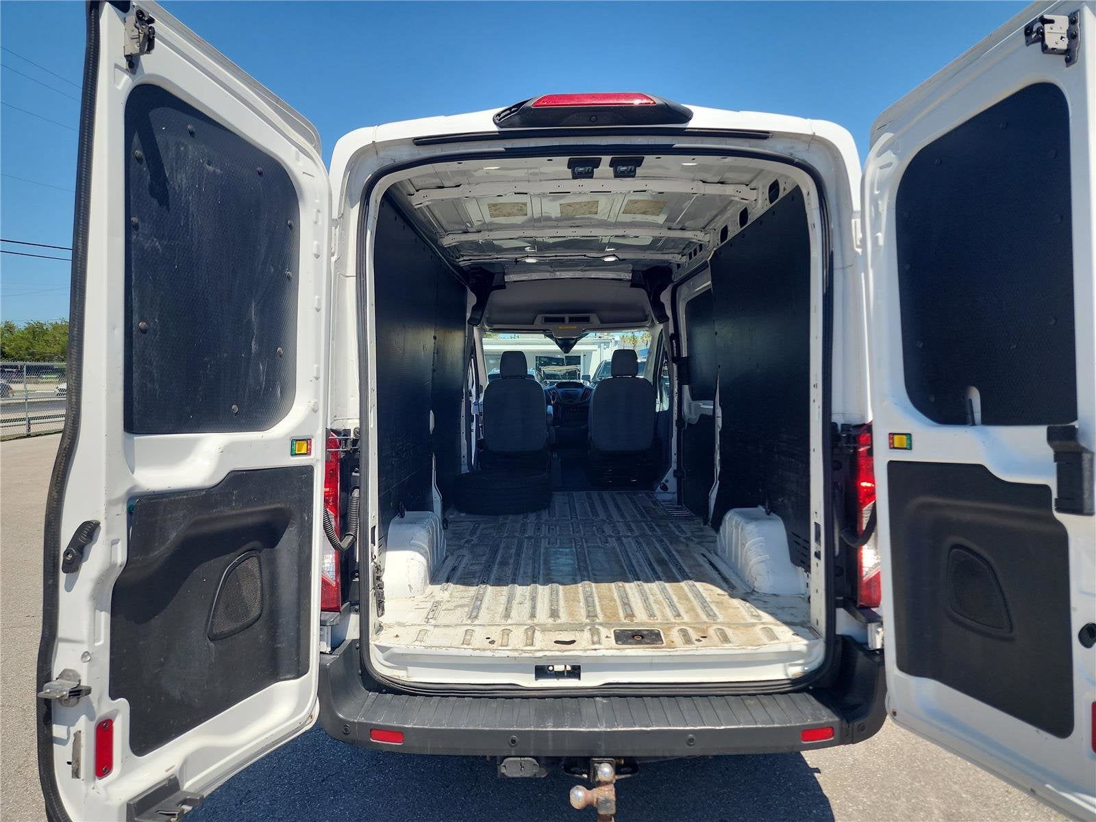 2018 Ford Transit Van 148 WB Medium Roof Cargo