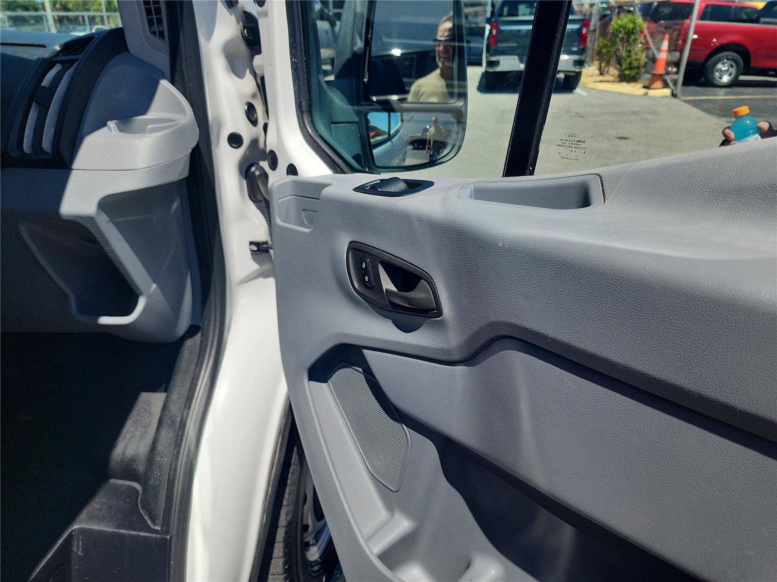 2018 Ford Transit Van 148 WB Medium Roof Cargo