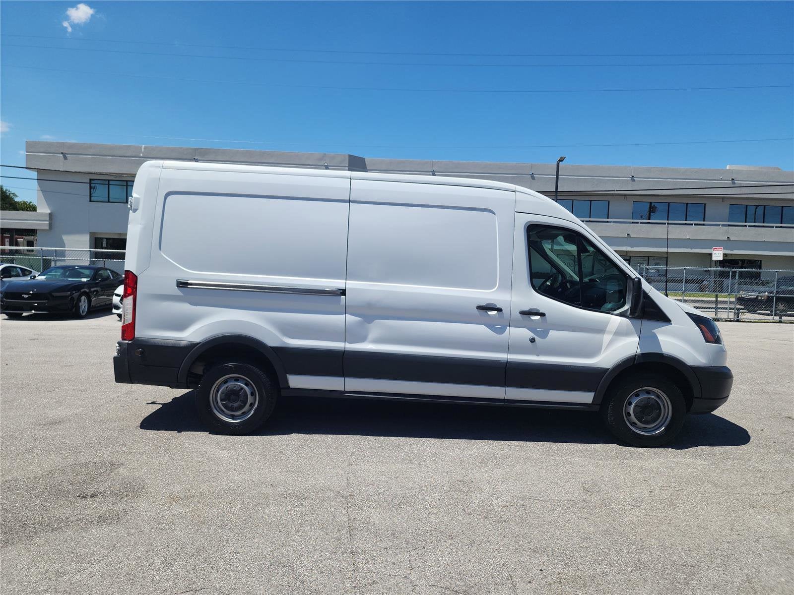 2018 Ford Transit Van 148 WB Medium Roof Cargo