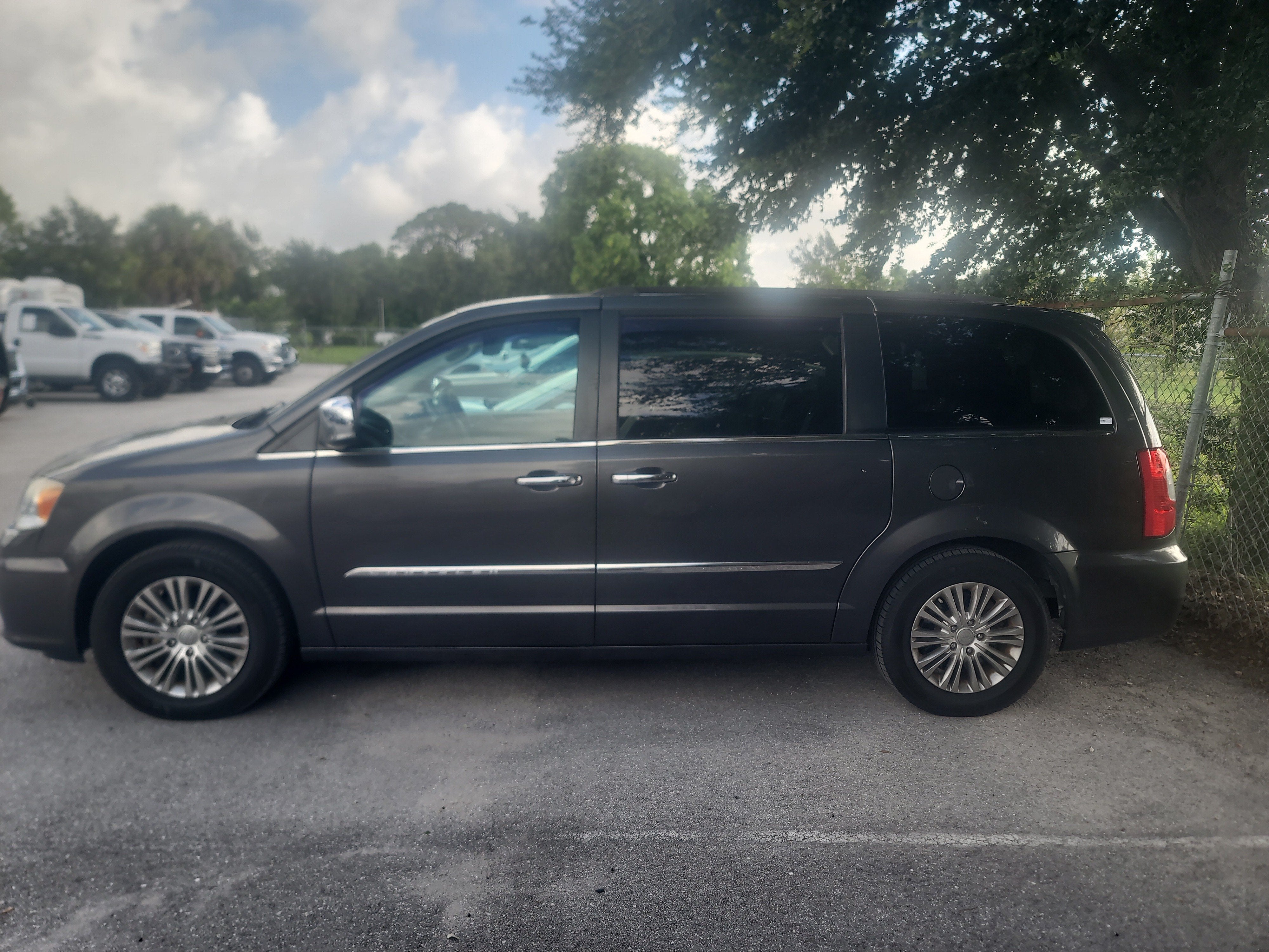 2015 Chrysler Town & Country Touring-L