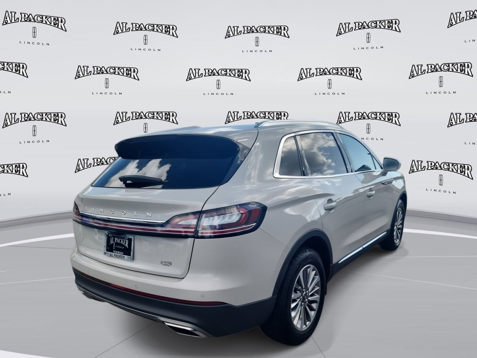 2023 Lincoln Nautilus Standard